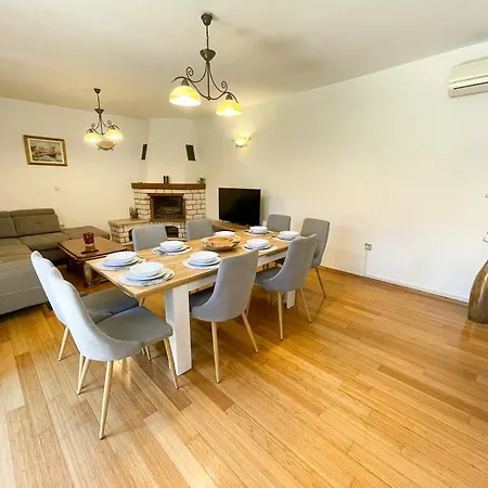 Jadranka Villa *