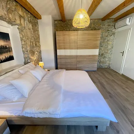 Vila Jadranka *